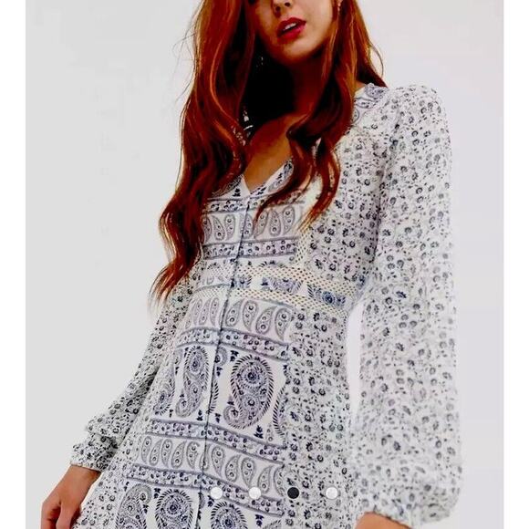 Stradivarius Off White & Blue Floral Paisley Print Long Sleeve V-Neck Maxi Dress - Picture 8 of 16